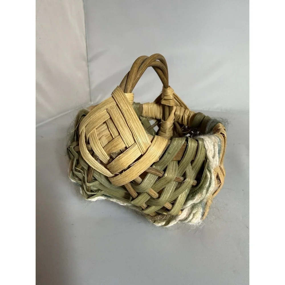 Vintage Small Buttocks Basket HANDMADE God Eye Yard Woven Cottage Farm Gathering